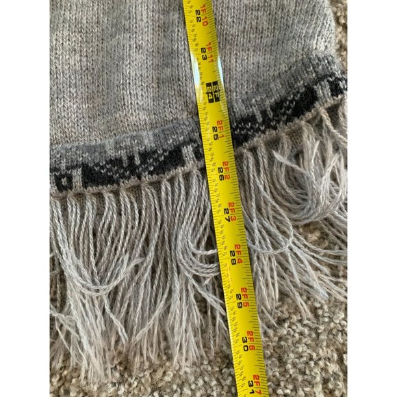 Handmade in Peru Albinaas Alpaca Fringe Hooded Fringe Sweater - Picture 8 of 9